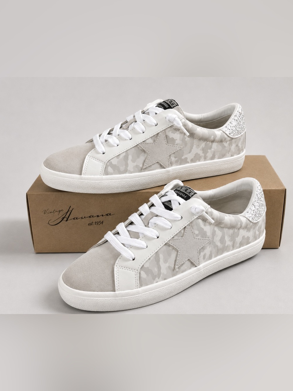 Vintage Havana Camo Star Sneakers Gray White
Size 8 NIB